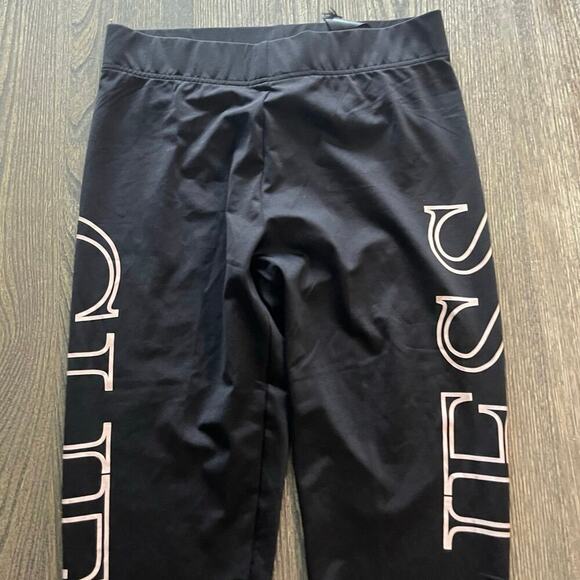 NWOT Guess Crop Leggings High Rise Elastic Waist Pull-On Logo Print Black Size M - Picture 3 of 10